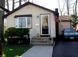 191 Hilltop Blvd, Keyport, NJ 07735