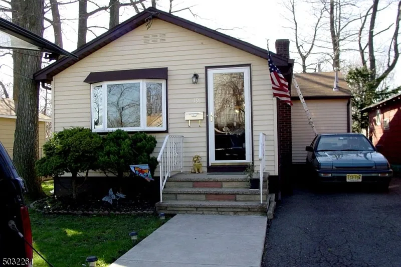 191 Hilltop Blvd photo 1