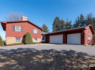 54960 Sunrise Ln, Mankato, MN 56001