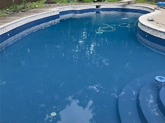 3rd image of 145 Hawk Rd