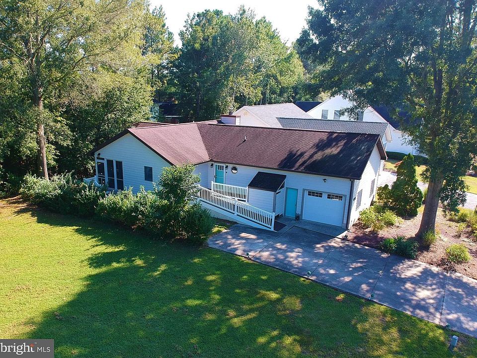 1st image of 977 Hawksbill St