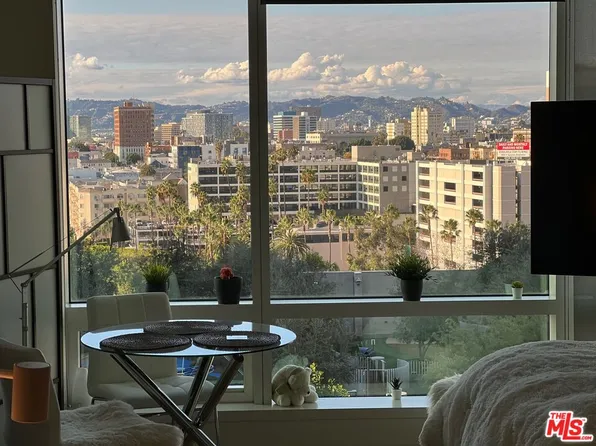 877 S Francisco St #1220, Los Angeles, CA 90017