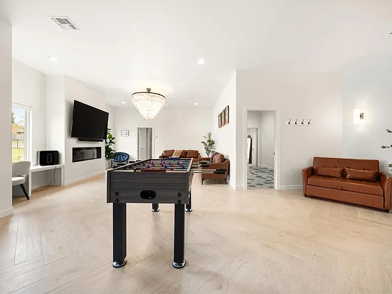 1304 Katelyn Ct — Photo 14
