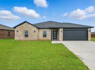 306 Day Dr, Mabank, TX 75147