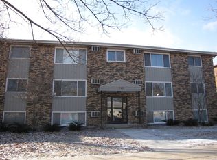 743 Jefferson Ave APT 5, Elgin, IL 60120