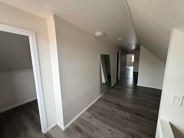 37 E 49th St #2 — Photo 32