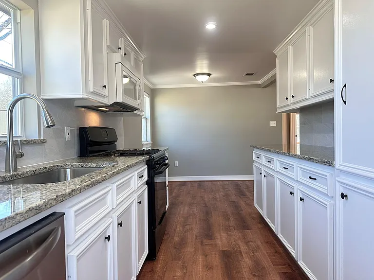 13868 Cedar Hill Dr — Photo 4