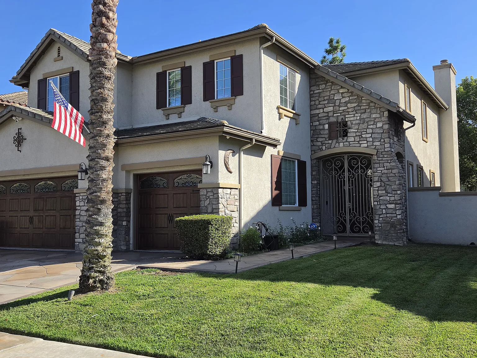 5 bed, 3194 sqft, $3,795 — Photo 2