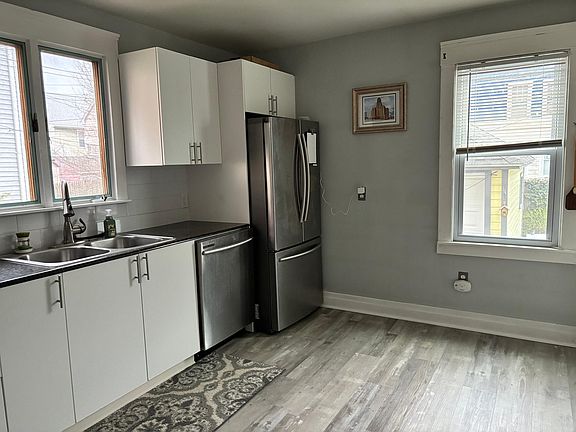 3rd image of 42 Woodette Pl