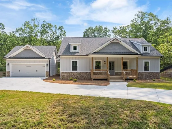 114 Washington Oak Ct, Waleska, GA 30183