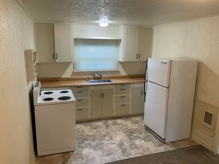 1 Bedroom duplex in downtown Eugene — Photo 4