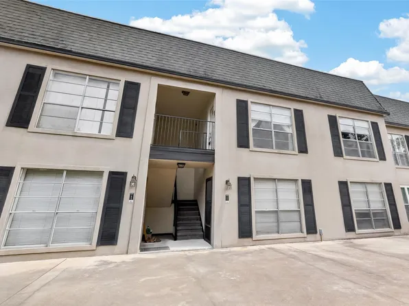1800 Stoney Brook Dr #30, Houston, TX 77063