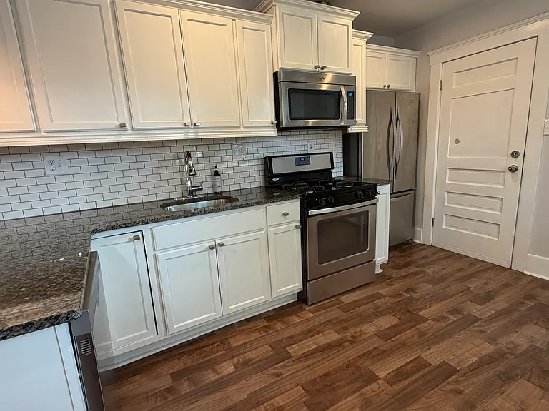 2748 Florian St — Photo 11