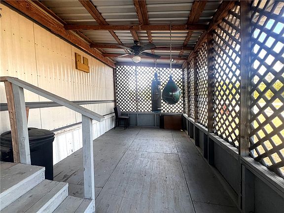 3rd image of 309 Alvina Ulich St
