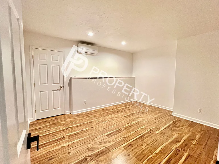 143 Current Dr — Photo 24