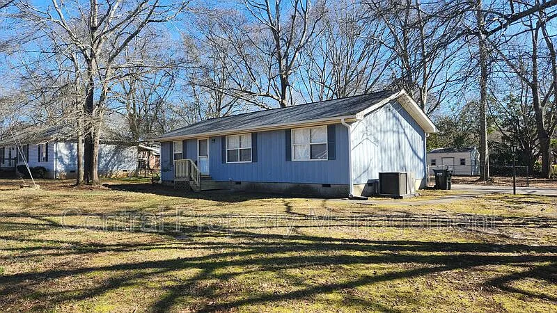 Building Photo - 300 Florence Dr