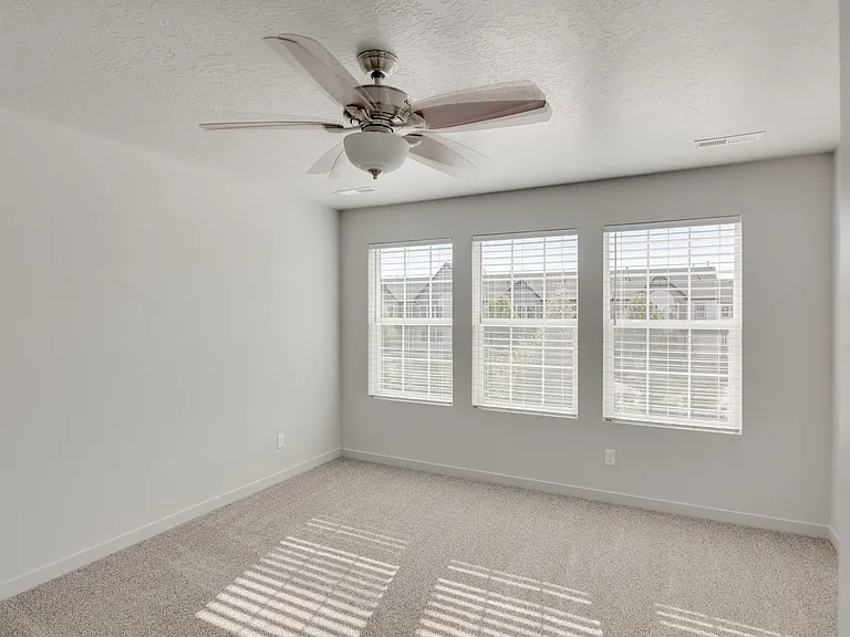 11223 W Knightsbridge Ct — Photo 11