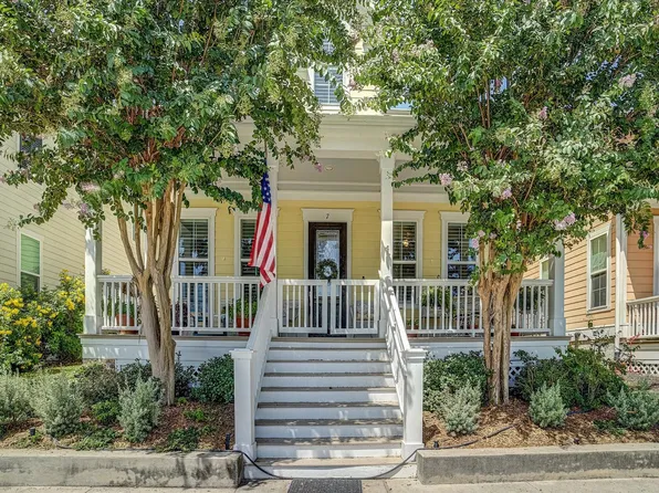 7 Sunrise Row, Galveston, TX 77554