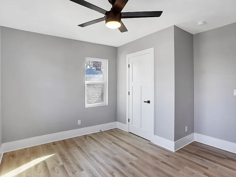 835 Weghorst St — Photo 15