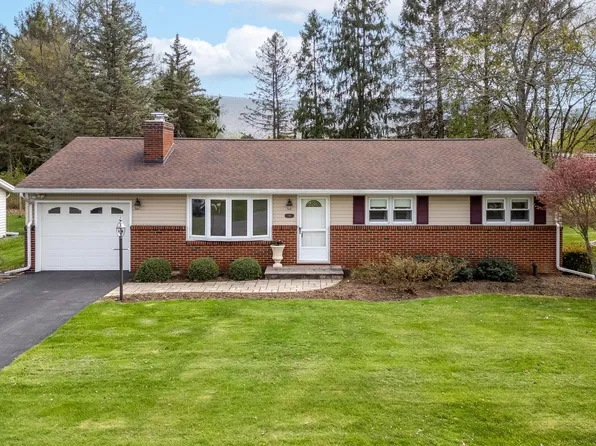 138 Pine Tree Ave, Boalsburg, PA 16827