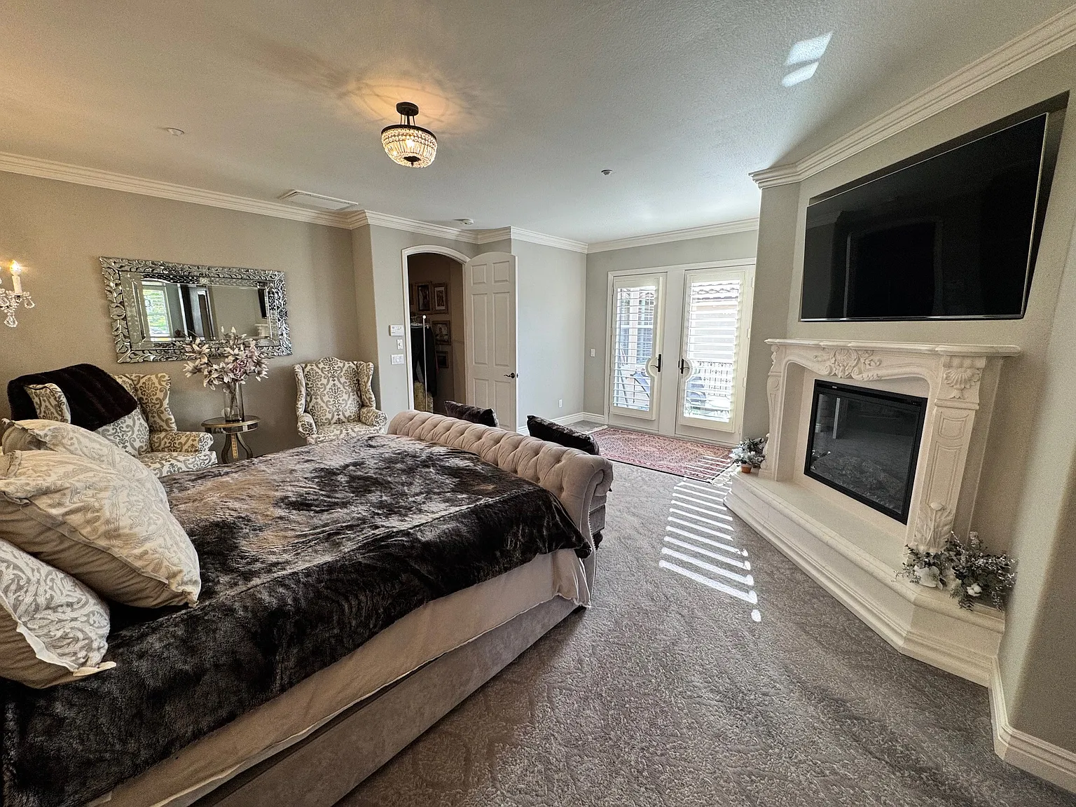5 bed, 3.5 bath, 3342 sqft, $8,250 — Photo 4