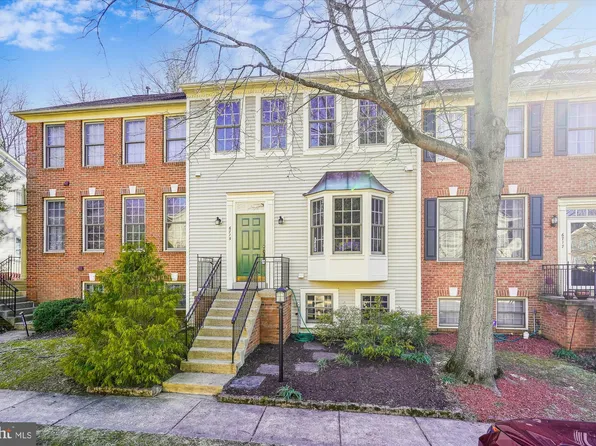 6715 Royal Thomas Way, Alexandria, VA 22315