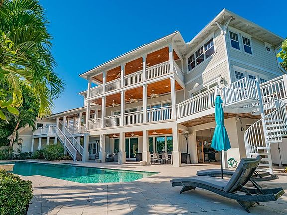 3rd image of 714 Jacaranda Rd