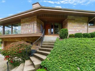 410 Oak Hill Rd, Walworth, WI 53184