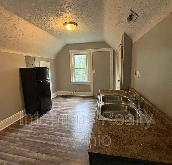 942 Eddy Rd #3 — Photo 5