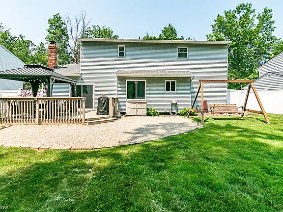 3rd image of 6813 Sutherland Ct
