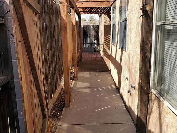 3rd image of 5325 Heritage Way NE