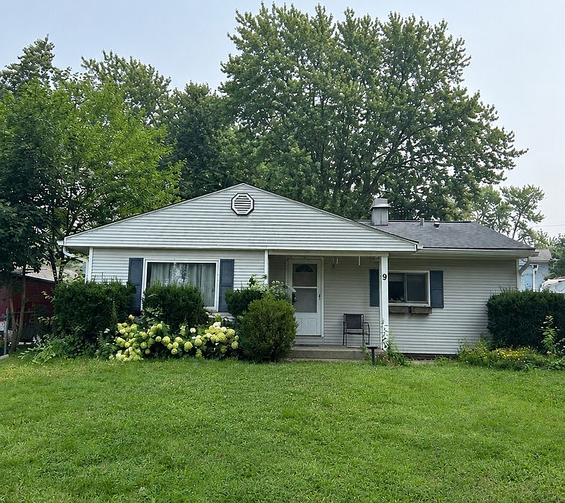 1st image of 9 Hickory Dr