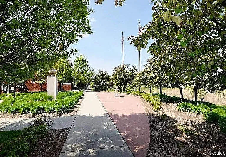 3202 Camden Dr — Photo 22