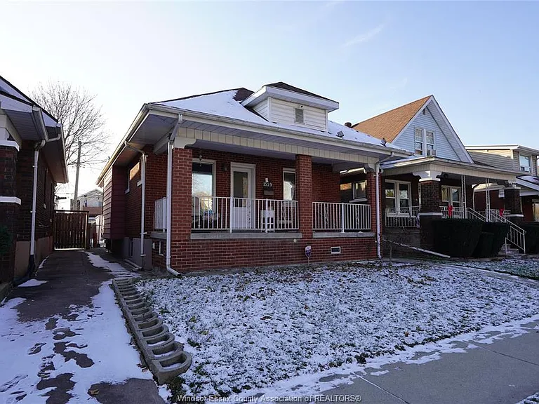 1529 Elsmere Ave — Photo 1