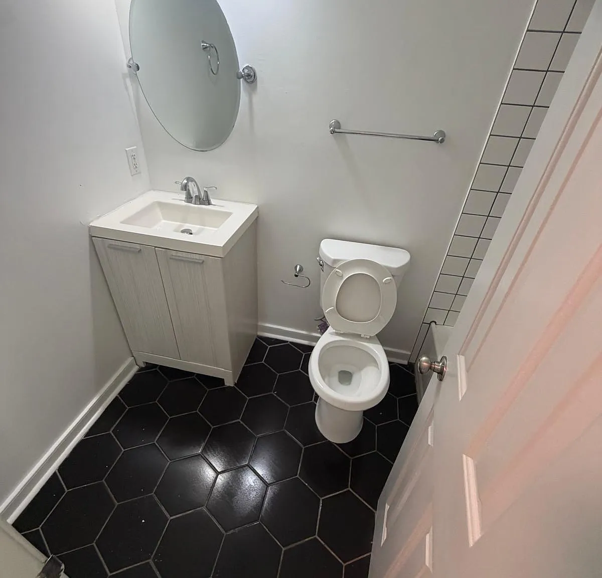 3 bed, 960 sqft, $2,200 — Photo 4