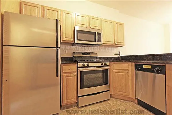 Rented by R New York | media 17