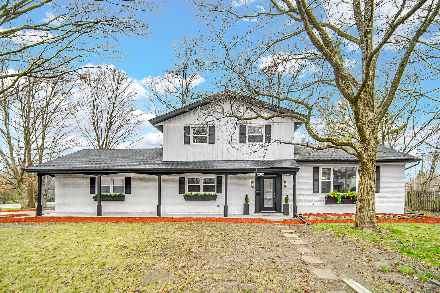 19070 Martin Ln photo 1