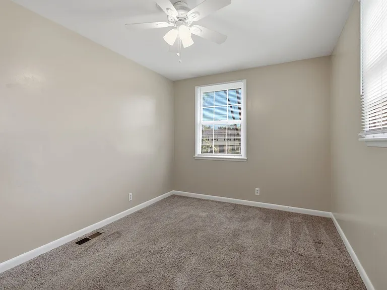 758 McPherson Dr — Photo 22