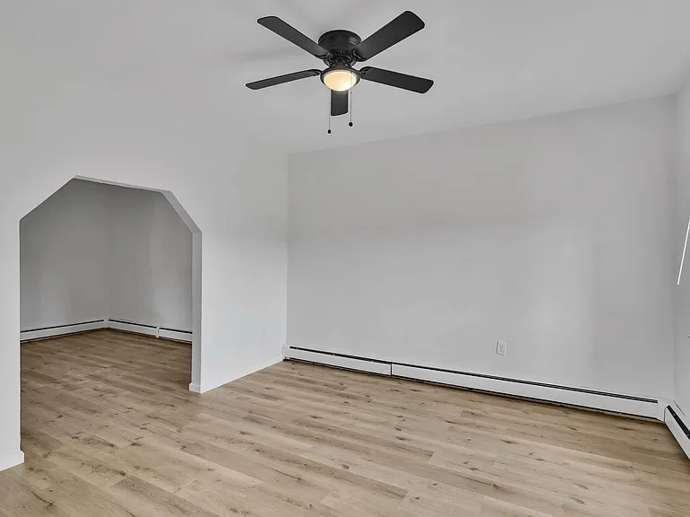 1002 Fordham Ave — Photo 10