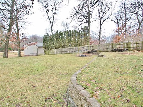 4th image of 3985 Wingate Dr