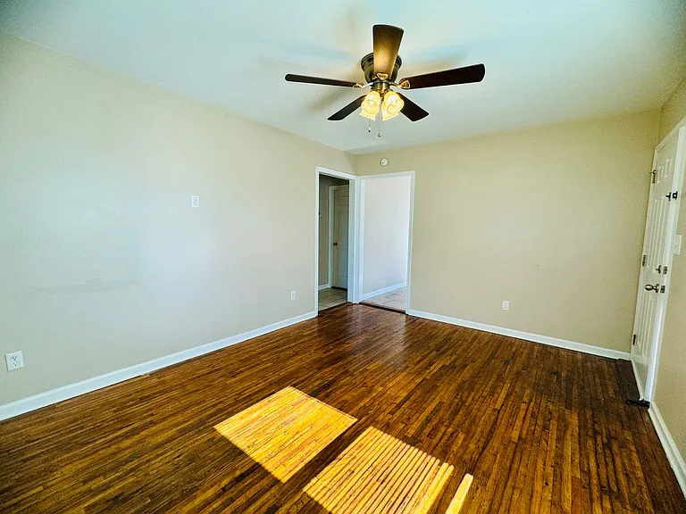 106 Springs St — Photo 3