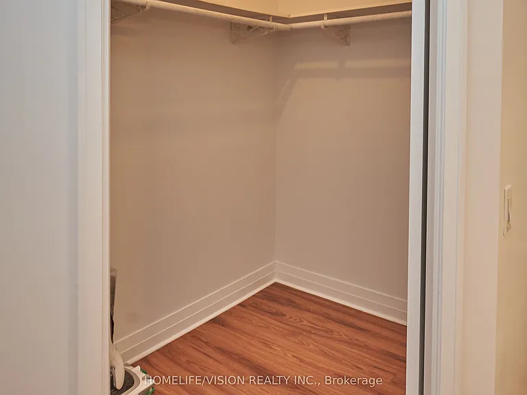 25 Carlton St #1906 — Photo 6
