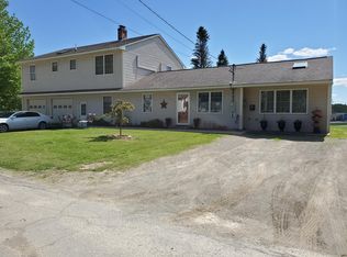 15 Wiseman St, Newport, ME 04953