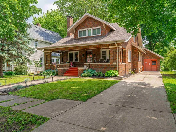 147 9th St, Lincoln, IL 62656