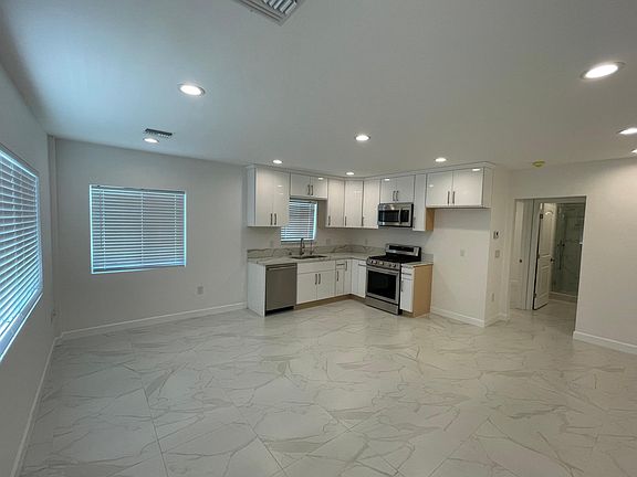 5th image of 2948 Hermosa Ave #A