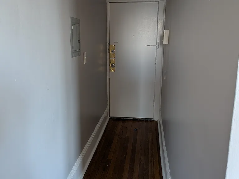 758 Jersey Ave — Photo 8