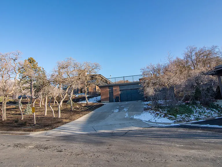 1340 Ridgewood Ln — Photo 23