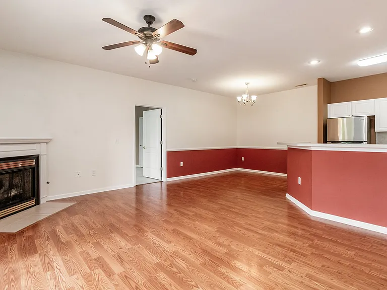 8057 Cranes Crossing Dr — Photo 16