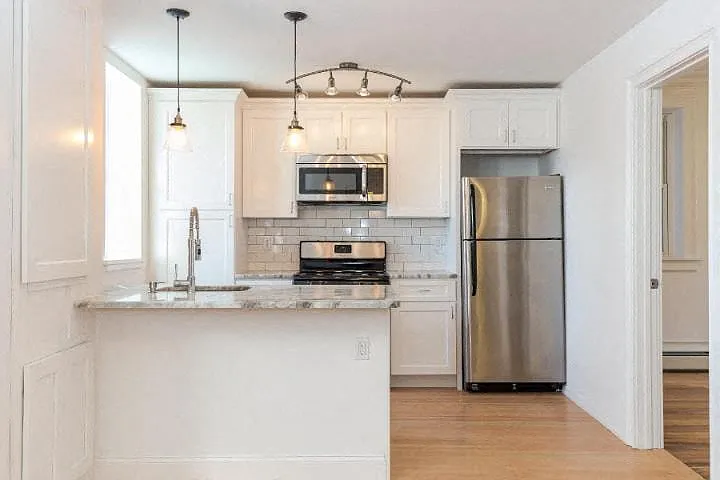 315 Beacon Apartments — Photo 5