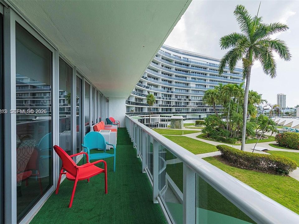 1st image of 900 Bay Dr APT 224